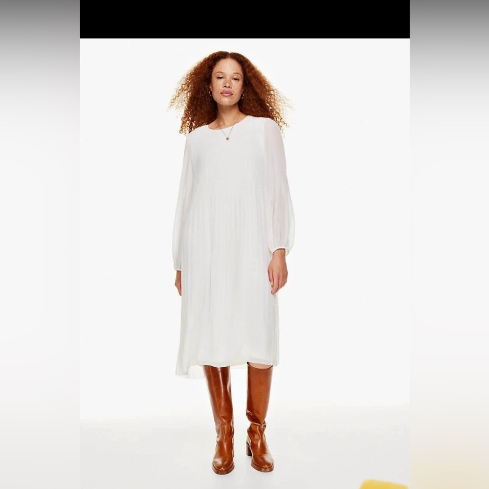 Aritzia White Midi Daydreamer Dress